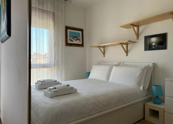 Bright Mini Blue Balcony * 帕多瓦