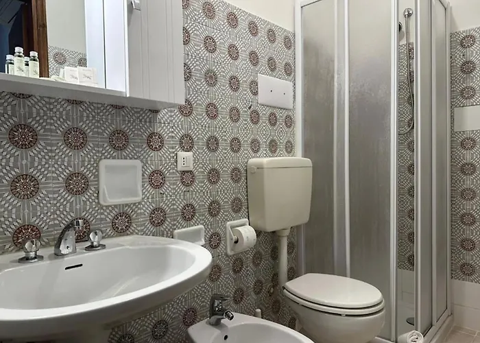 Bright Mini Blue Balcony 公寓